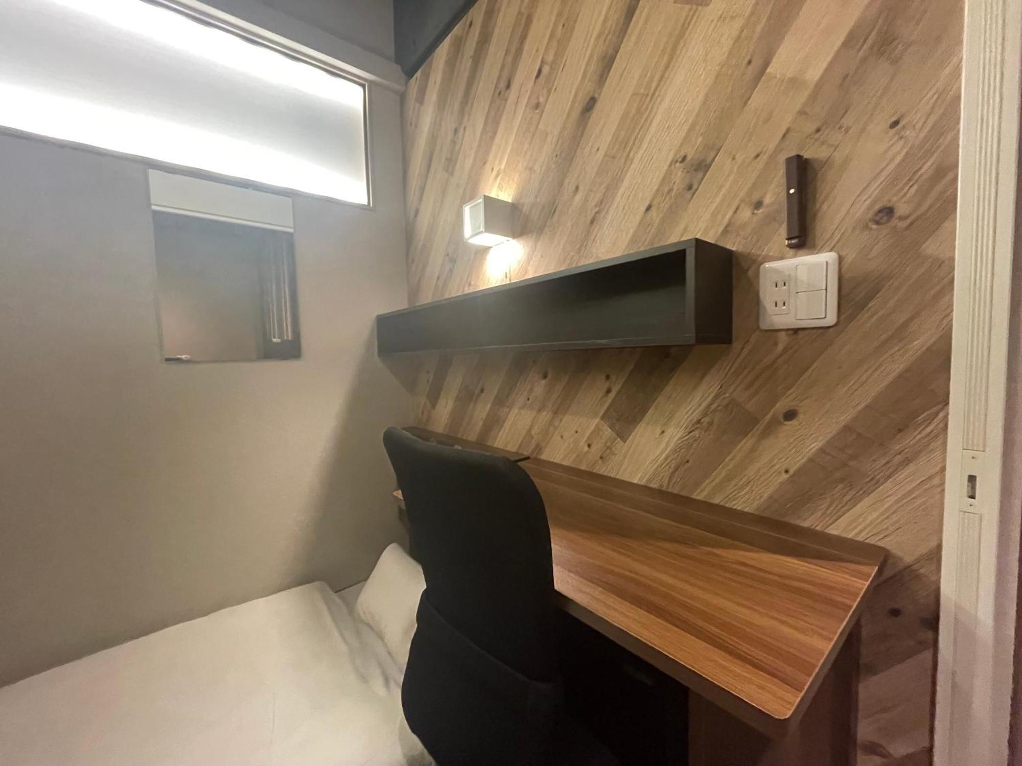 Capsule Hotel Continue Nijojokita Kyoto Bagian luar foto