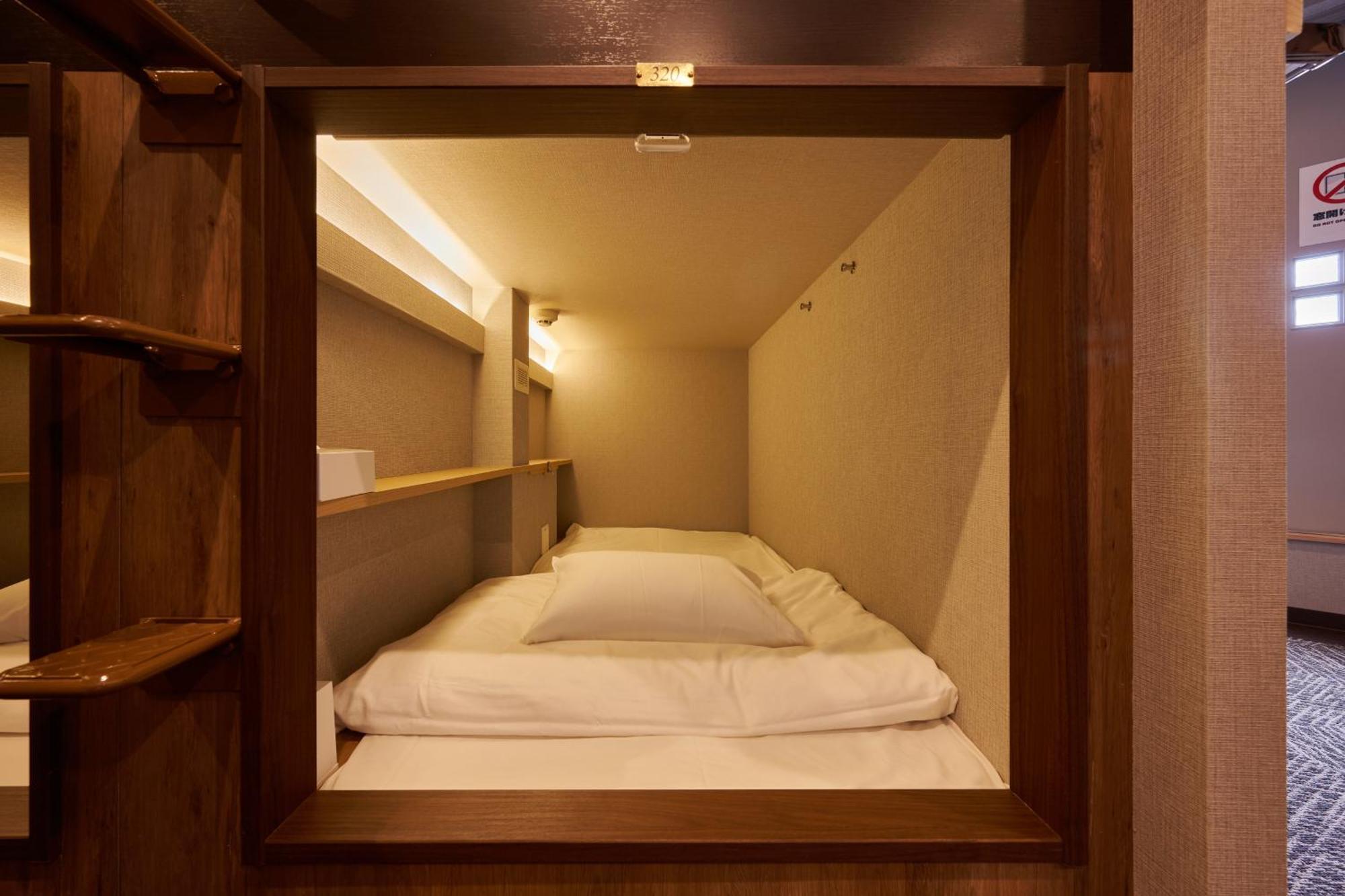 Capsule Hotel Continue Nijojokita Kyoto Bagian luar foto