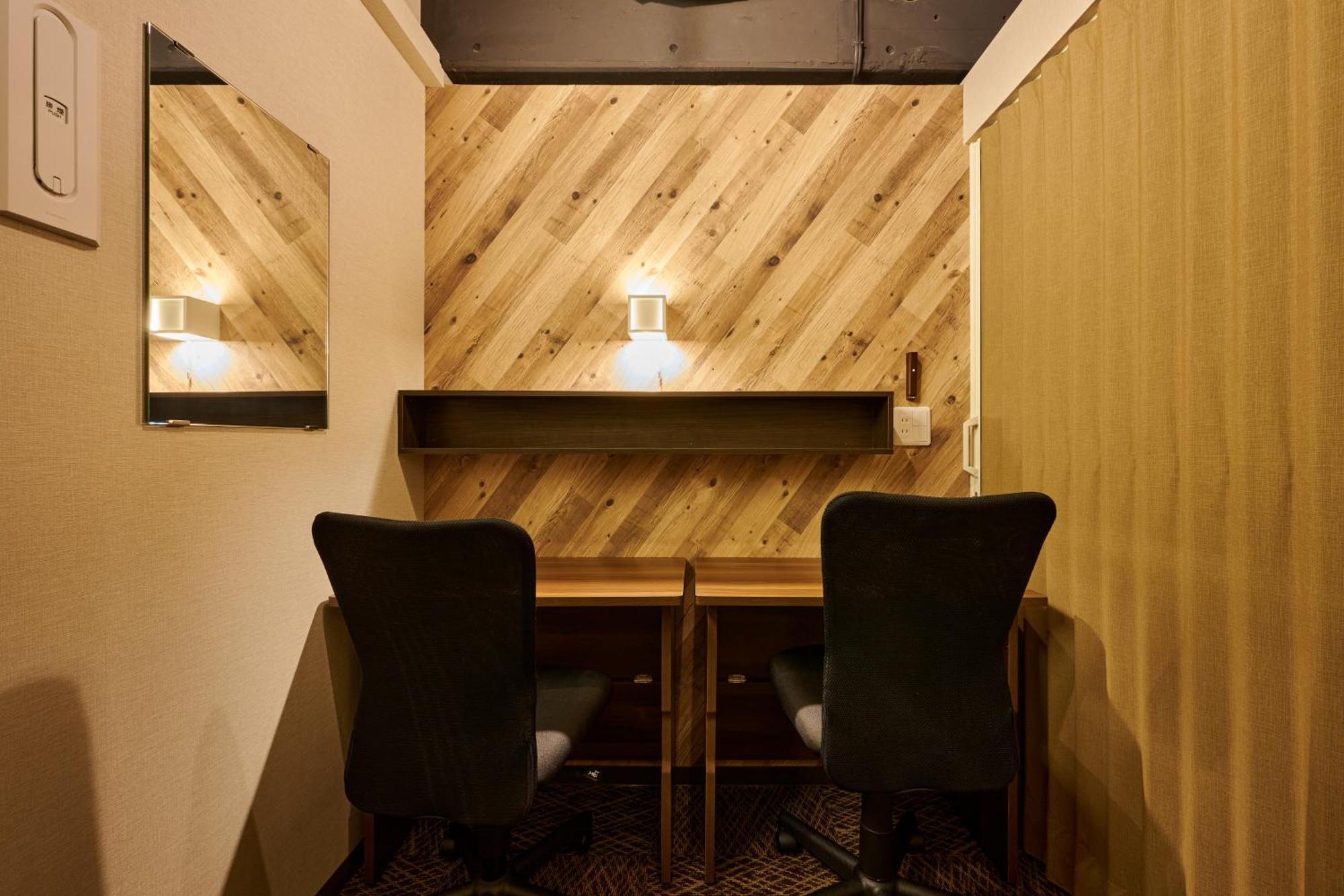Capsule Hotel Continue Nijojokita Kyoto Bagian luar foto