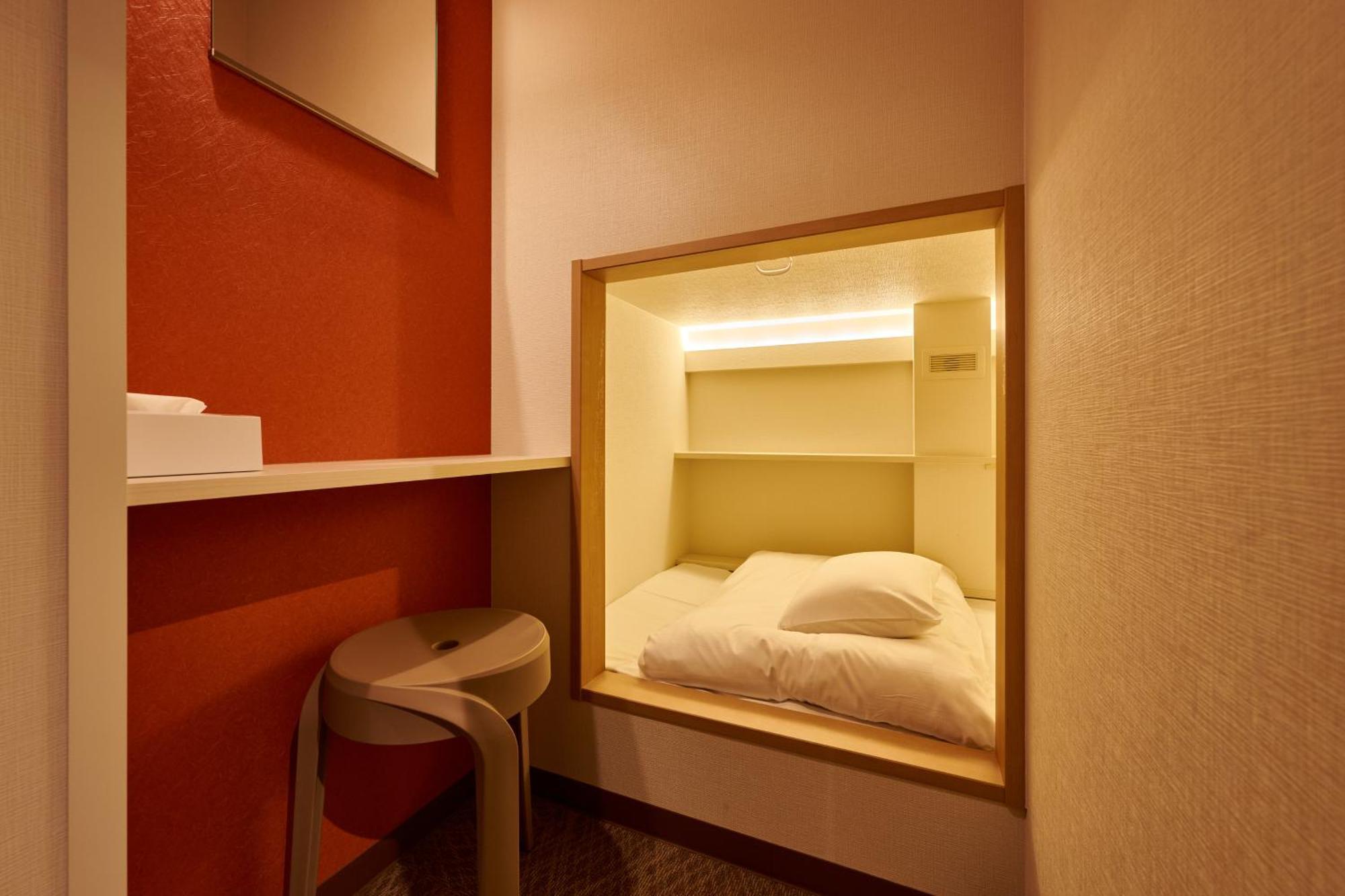 Capsule Hotel Continue Nijojokita Kyoto Bagian luar foto