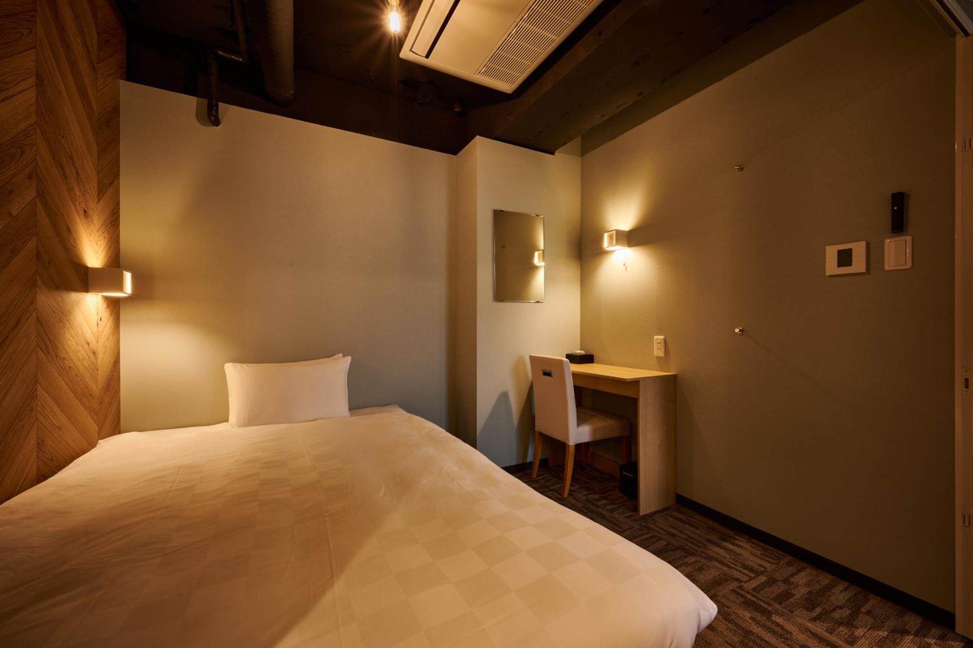 Capsule Hotel Continue Nijojokita Kyoto Bagian luar foto