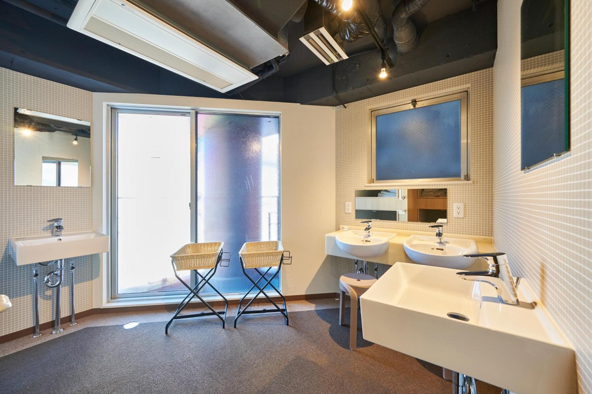 Capsule Hotel Continue Nijojokita Kyoto Bagian luar foto