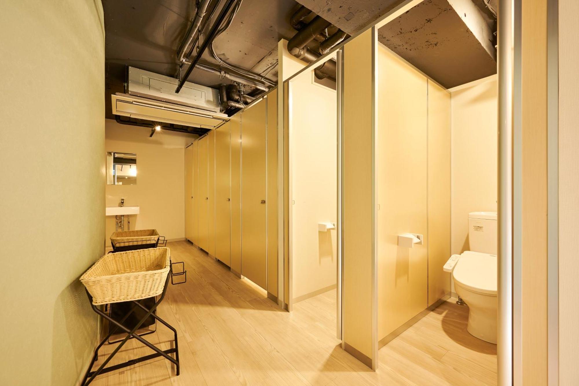 Capsule Hotel Continue Nijojokita Kyoto Bagian luar foto