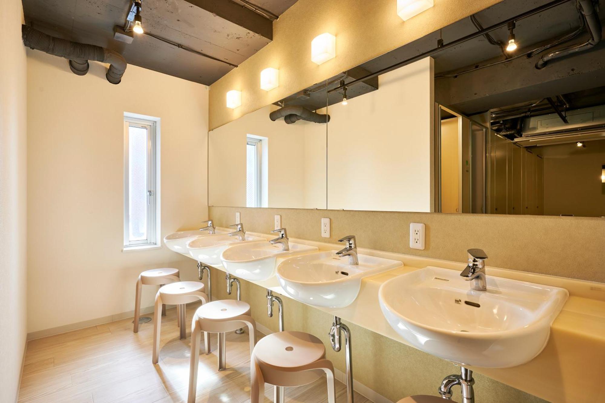 Capsule Hotel Continue Nijojokita Kyoto Bagian luar foto